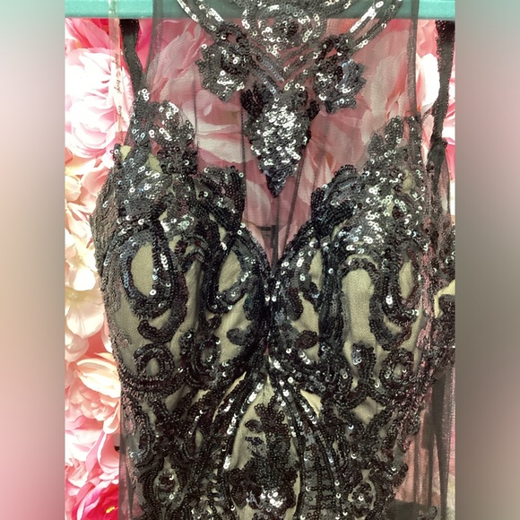 Jasz Couture 6302 Size 4 Black High Neck Sleeveless Beaded Long Dress - Picture 4 of 5